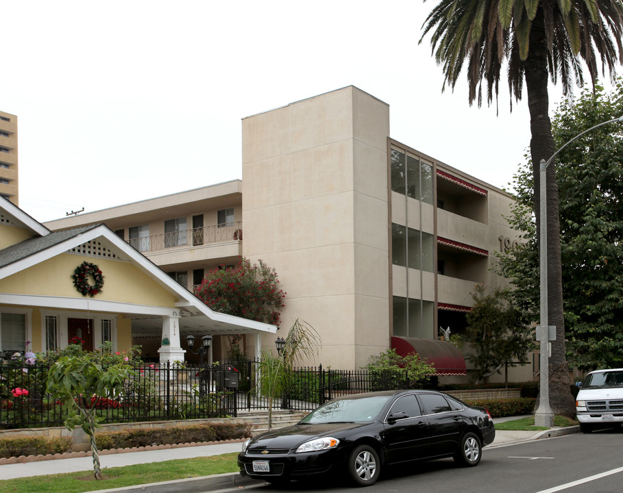 1906 E 1st St in Long Beach, CA - Building Photo