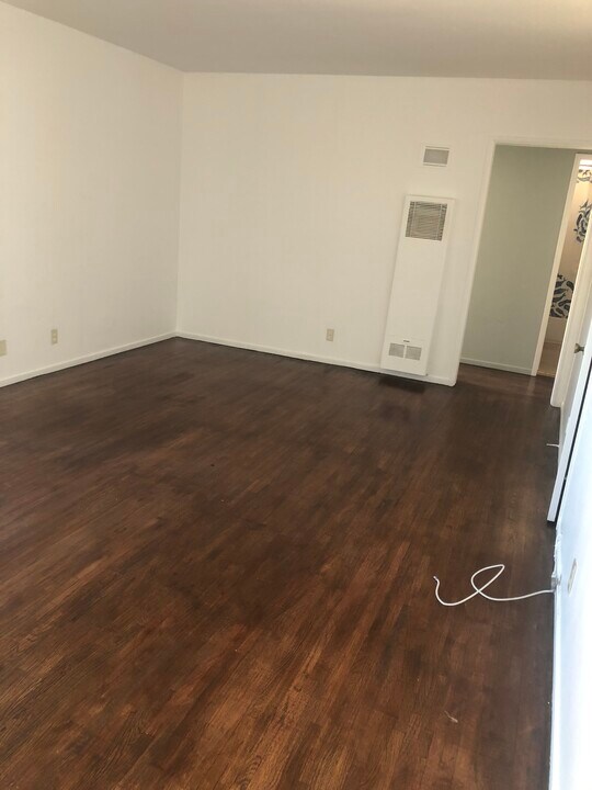 3426 Mentone Ave in Los Angeles, CA - Building Photo