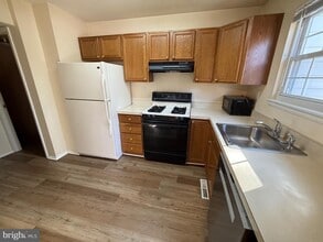 34 King Charles Cir in Rosedale, MD - Building Photo - Building Photo