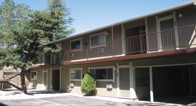 Sierra Crest Apartments in Reno, NV - Building Photo - Building Photo