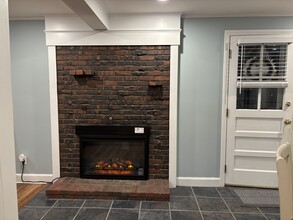 10 Roosevelt Rd in Wakefield, MA - Foto de edificio - Building Photo