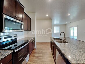 1854 N Oconner Ave in Meridian, ID - Building Photo - Building Photo