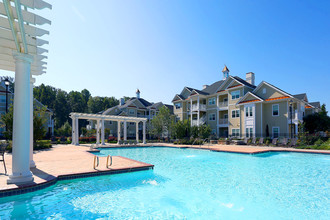 Fenwyck Manor Apartments in Chesapeake, VA - Foto de edificio - Building Photo