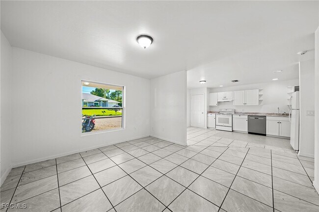 4735 30th St SW in Lehigh Acres, FL - Building Photo - Building Photo