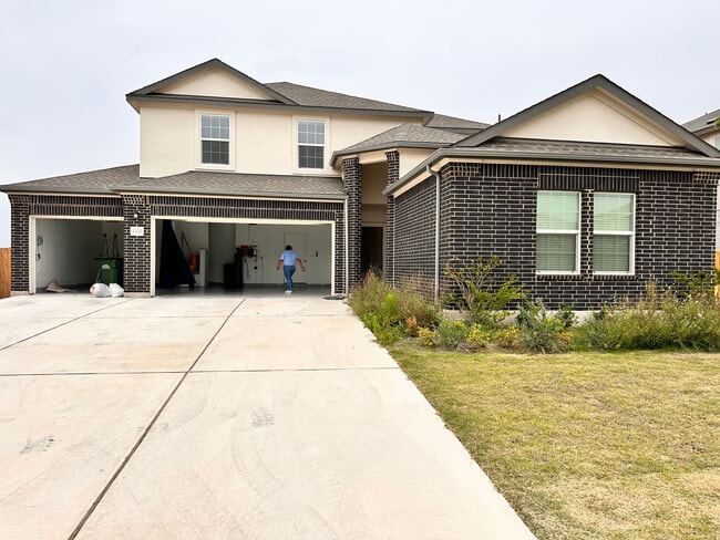 property at 1320 Pickerel St