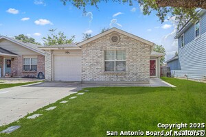 9130 Village Brown in San Antonio, TX - Building Photo