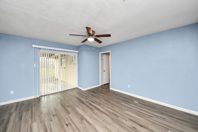 11510 Lockgate Ln in Houston, TX - Foto de edificio - Building Photo