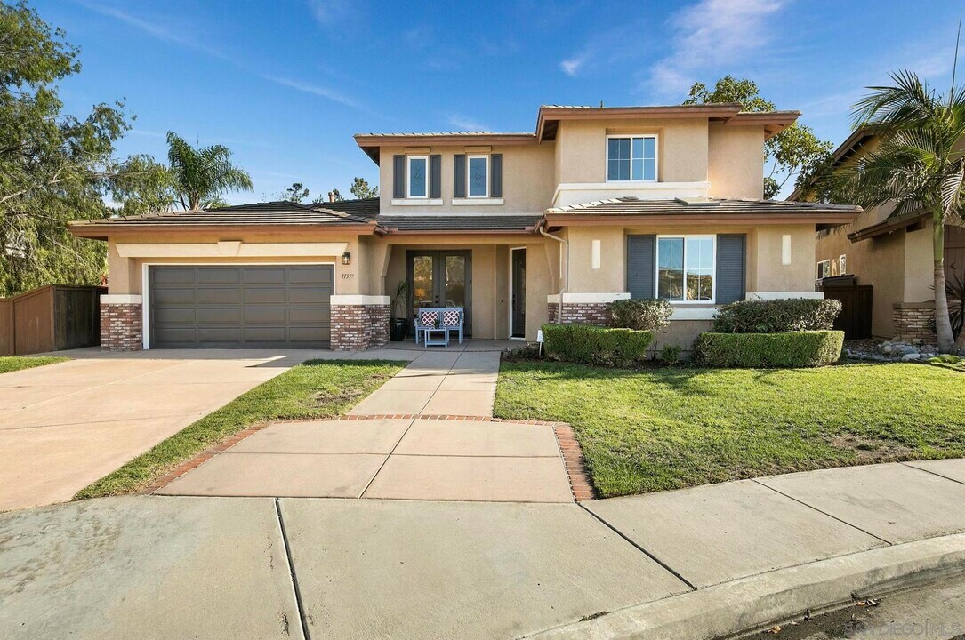 11357 Woodcraft Way in San Diego, CA - Building Photo