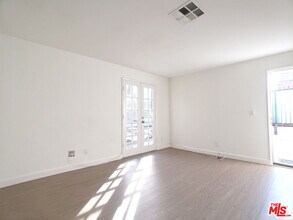 957 S Gramercy Dr in Los Angeles, CA - Building Photo - Building Photo