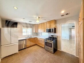 2127 W San Miguel Ave in Phoenix, AZ - Building Photo - Building Photo