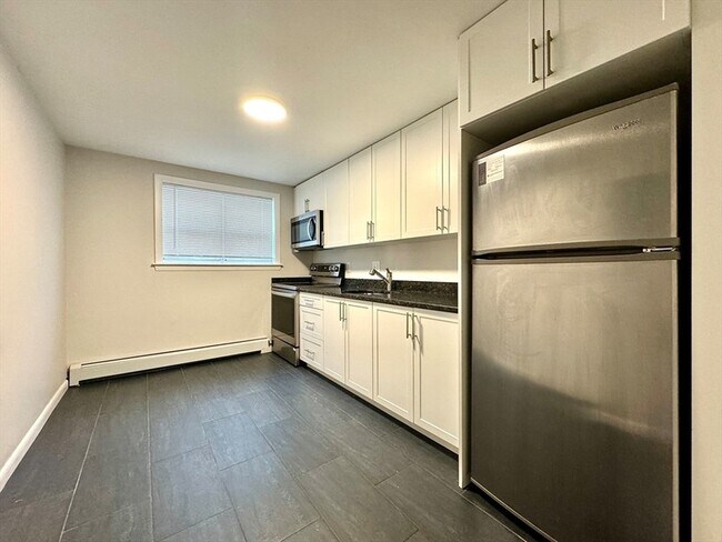12 Vinal St, Unit 2 in Boston, MA - Building Photo - Building Photo