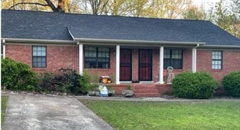 142 Rushwood Dr in Jackson, TN - Building Photo