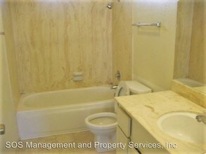 389 Shady Ln-Unit -#J in El Cajon, CA - Building Photo - Building Photo