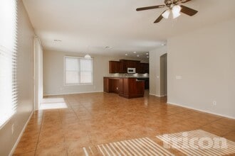 2323 Grenadine Rd in Phoenix, AZ - Foto de edificio - Building Photo