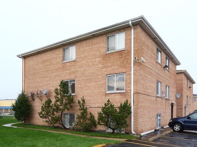 9608 Golf Ter in Des Plaines, IL - Building Photo - Building Photo
