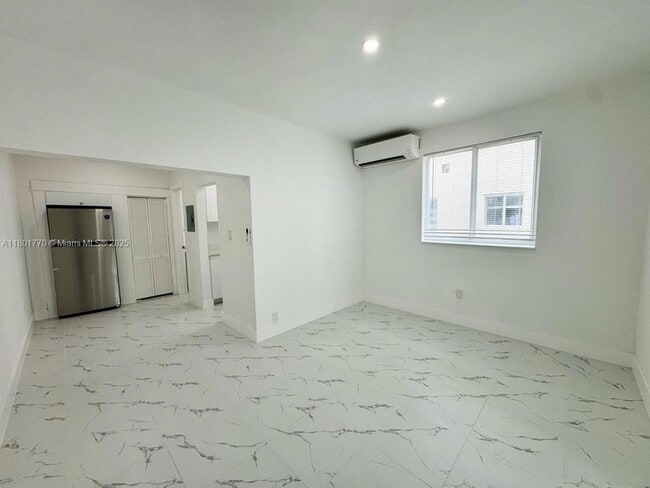 856 SW 6th St, Unit 102 in Miami, FL - Building Photo - Building Photo