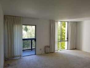 3602 W Estates Ln, Unit 312 in Rolling Hills Estates, CA - Building Photo - Building Photo