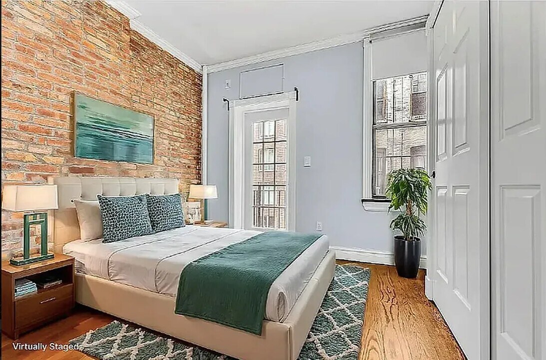 722 10th Ave in New York, NY - Building Photo