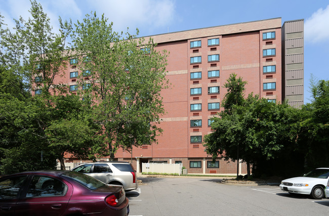 Carriage House Apartments in Raleigh, NC - Foto de edificio - Building Photo