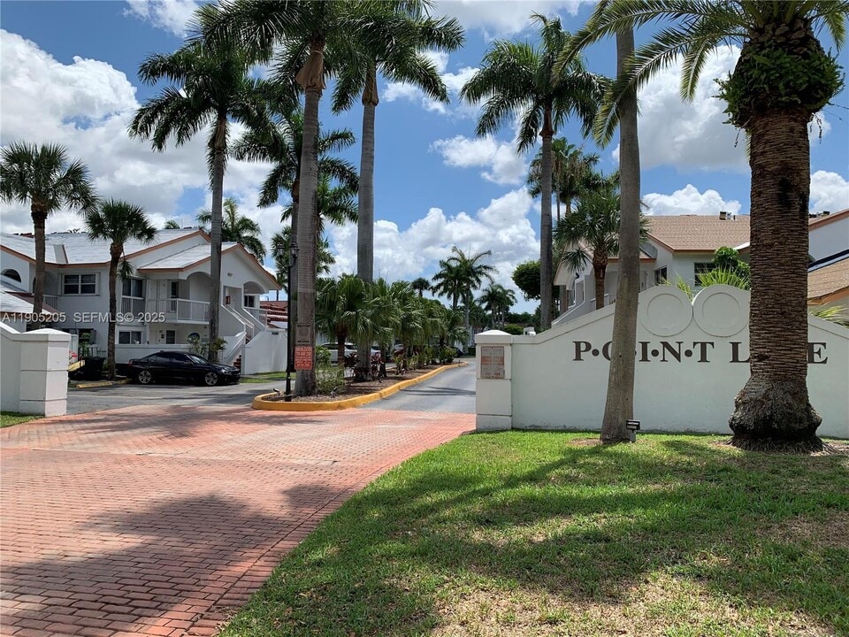 7611 SW 153rd Ct in Miami, FL - Building Photo