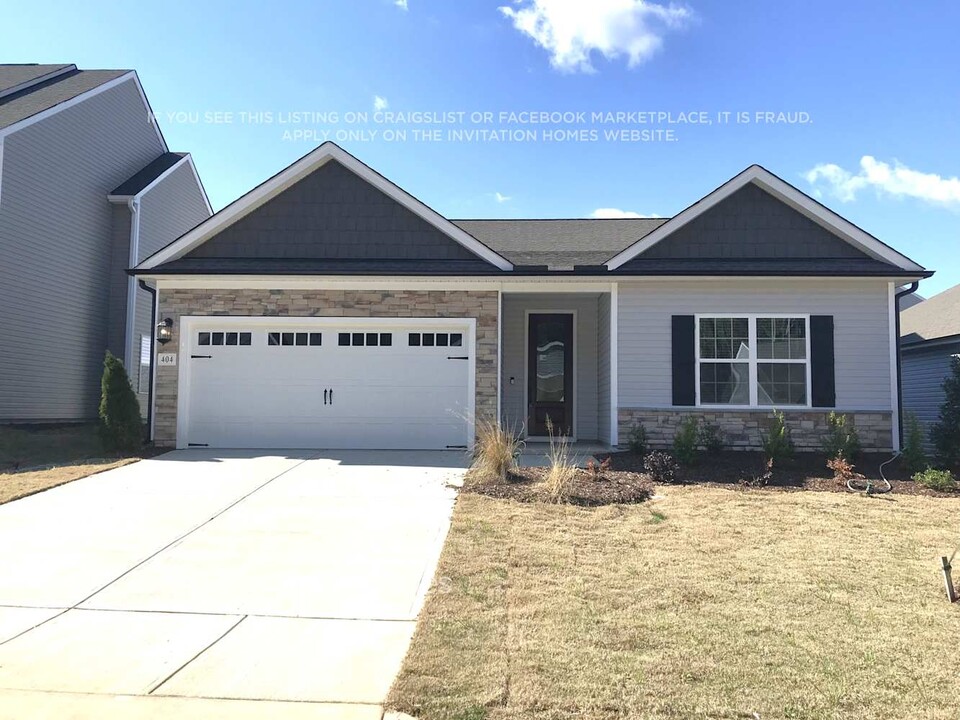 404 Azalea Gaze Dr in Youngsville, NC - Building Photo