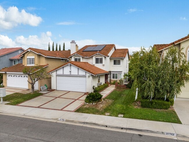 property at 27752 Agate Canyon Dr