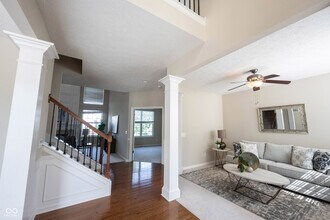 13086 Avon Cross Way in Fishers, IN - Building Photo - Building Photo