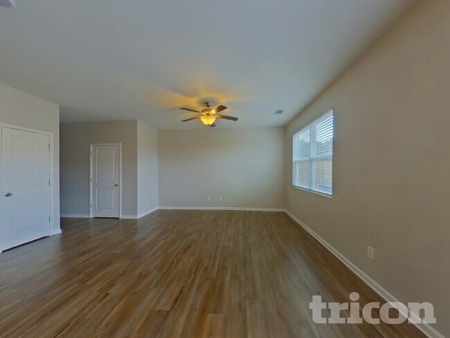 11946 Fuller St in Hampton, GA - Foto de edificio - Building Photo