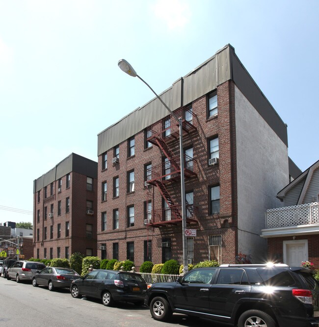 1800 E 18th St in Brooklyn, NY - Building Photo - Building Photo