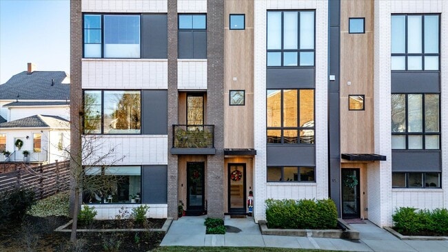 property at 104 Noma Terrace Wy