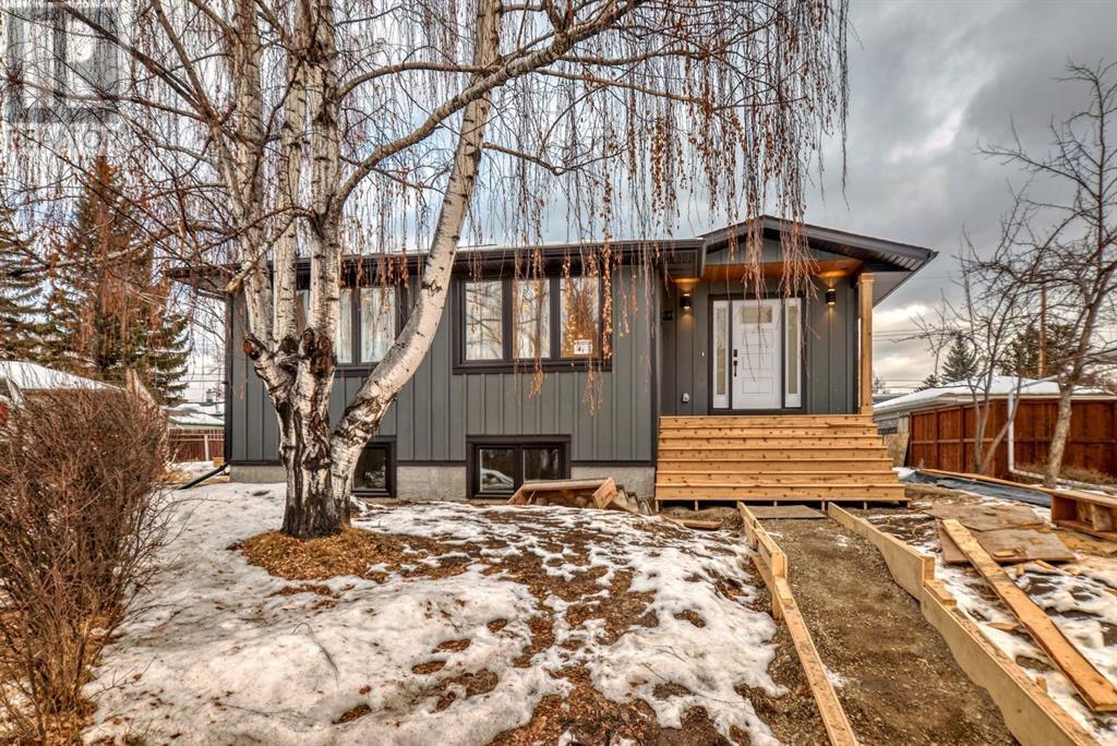 16 Hager Pl SW in Calgary, AB - Building Photo