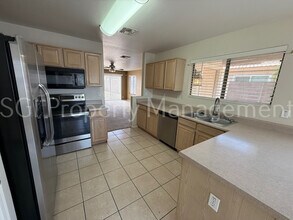 9252 W Ironwood Dr in Peoria, AZ - Building Photo - Building Photo
