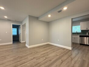 5032 Welborn Rd in Jacksonville, FL - Building Photo - Building Photo