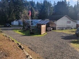 3000 Northlake Way NW in Bremerton, WA - Building Photo