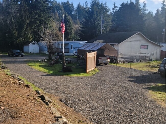 property at 3000 Northlake Way NW