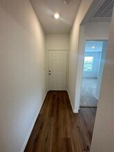 121 Seminole Dr in San Marcos, TX - Foto de edificio - Building Photo