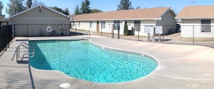 Ashlan Lagoon Apartments in Fresno, CA - Building Photo - Building Photo