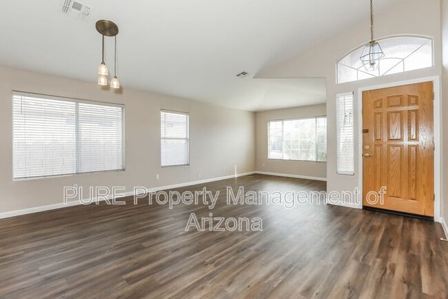 624 W Douglas Ave in Gilbert, AZ - Building Photo - Building Photo