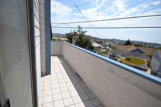 3161 Weldon Ave in Los Angeles, CA - Building Photo - Building Photo