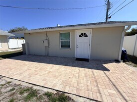 2216 Webber St in Sarasota, FL - Building Photo
