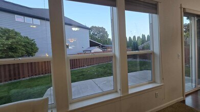 16575 SE Windswept Waters Dr in Damascus, OR - Building Photo - Building Photo