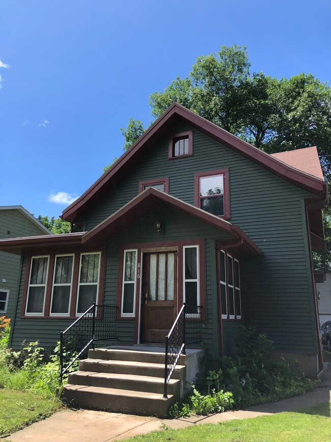 property at 816 3rd St SE