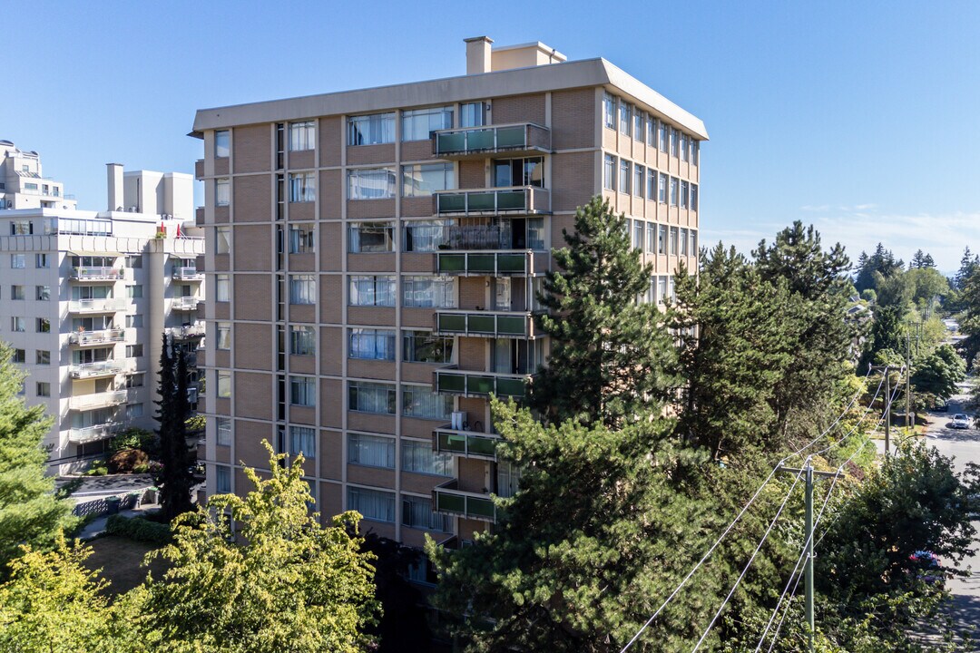 Panorama House in Vancouver, BC - Building Photo