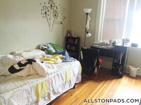 1375 Commonwealth Ave, Unit 11 in Boston, MA - Building Photo