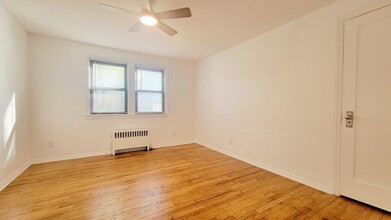 592 Beverly Rd in Teaneck, NJ - Building Photo - Building Photo
