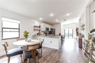 944 NW 64th St in Miami, FL - Building Photo - Building Photo