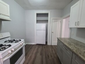 61 S Munn Ave, Unit 104 in East Orange, NJ - Building Photo - Building Photo
