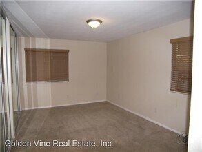 4013 Oakcrest Dr-Unit -#8 in San Diego, CA - Building Photo - Building Photo