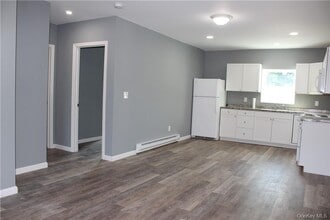 3144 US-9W in New Windsor, NY - Building Photo - Building Photo