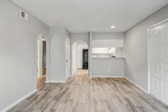 Life at Highland Village in Kansas City, MO - Building Photo - Building Photo
